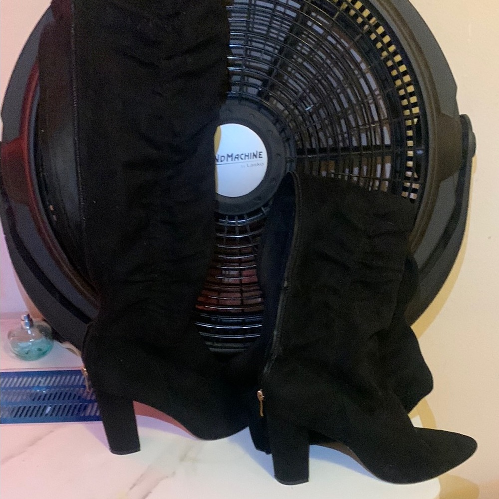 Elegant Black Suede Women's Boots